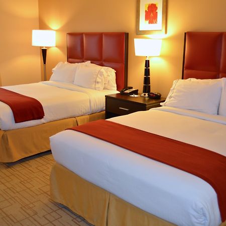 Holiday Inn Express & Suites - Smithfield/Selma By Ihg Eksteriør billede